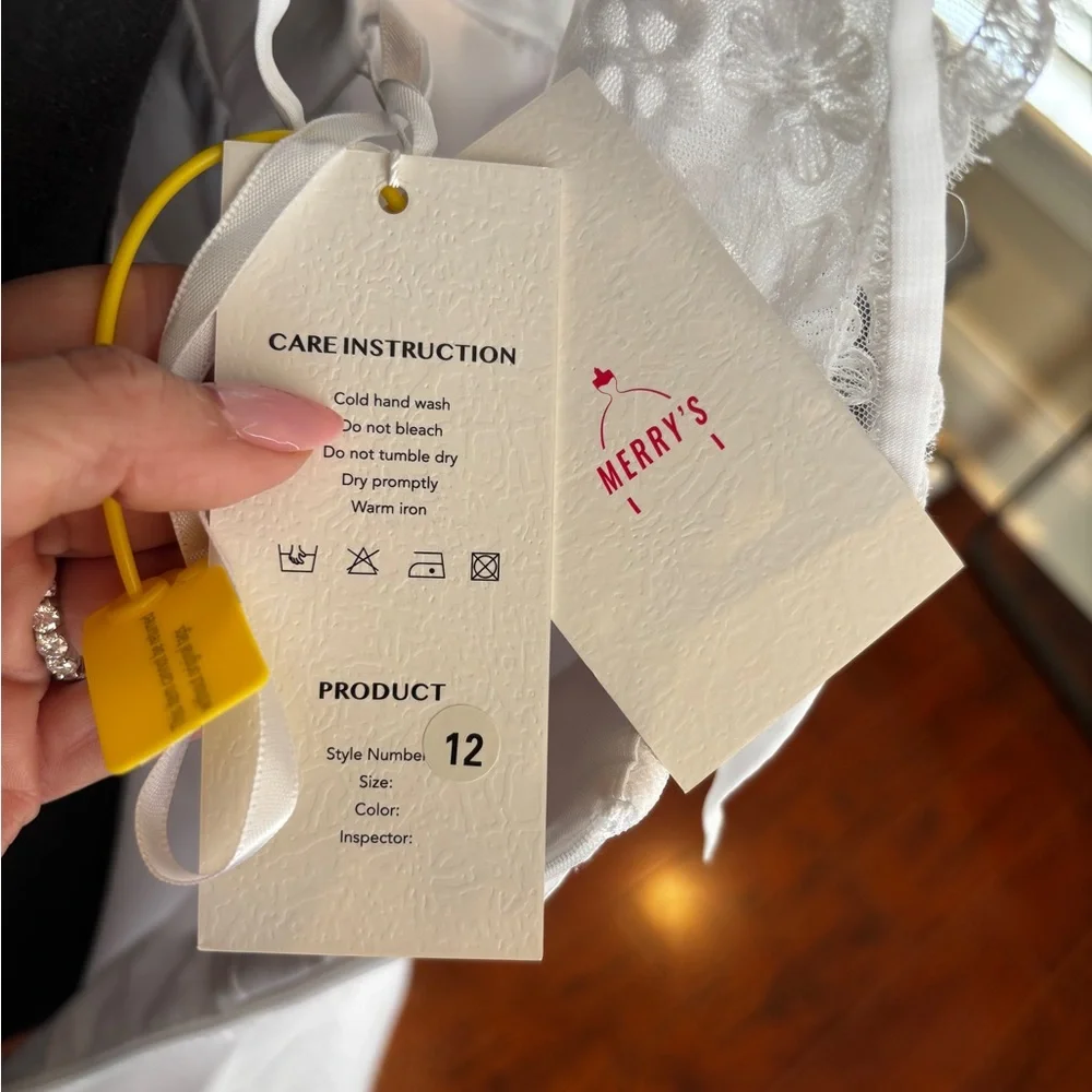 White Lace 3/4 Length Sleeve Wedding Dress NWT - Picture 5 of 5